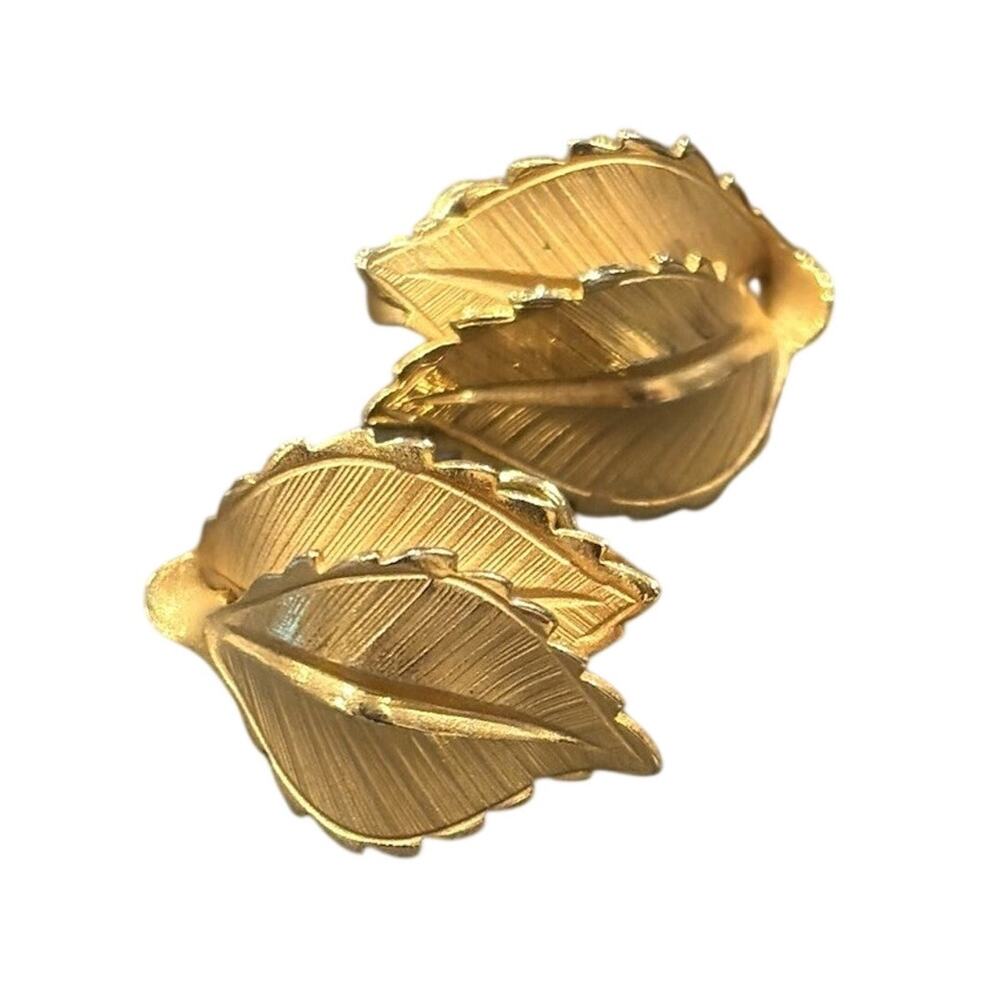 Giovanni 1960s Double Leaf Clip-On Earrings Gold Tone Brushed Textured Vintage